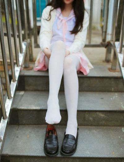 丰满少妇洗澡视频_首播韩国电影在线观看