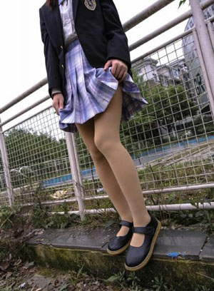 女人被鬼压床脱裤子视频_高清独播西瓜视频免费观看