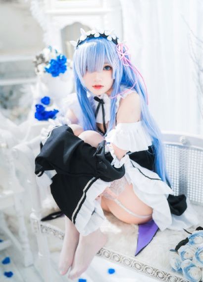 性感吊带丝袜_免费高清无删减成人在线观看免费