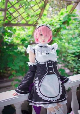 美女脱去衣服钻进被子里_HD720P电视剧在线观看