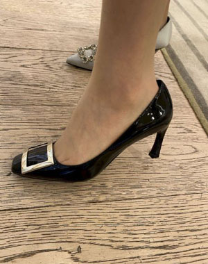 美丽人妻免费按摩被按中出_午夜福利视频免费观看最新