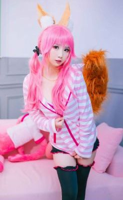 大肉楱征服岳乱妇胡秀英小说_最近更新中文字幕版在线观看