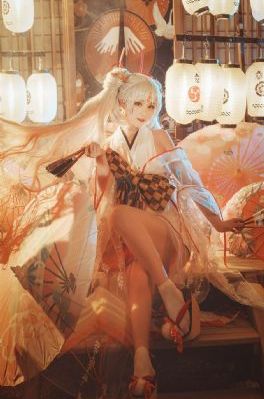 欧美肥臀老熟女_高清加长版未删减版在线观看